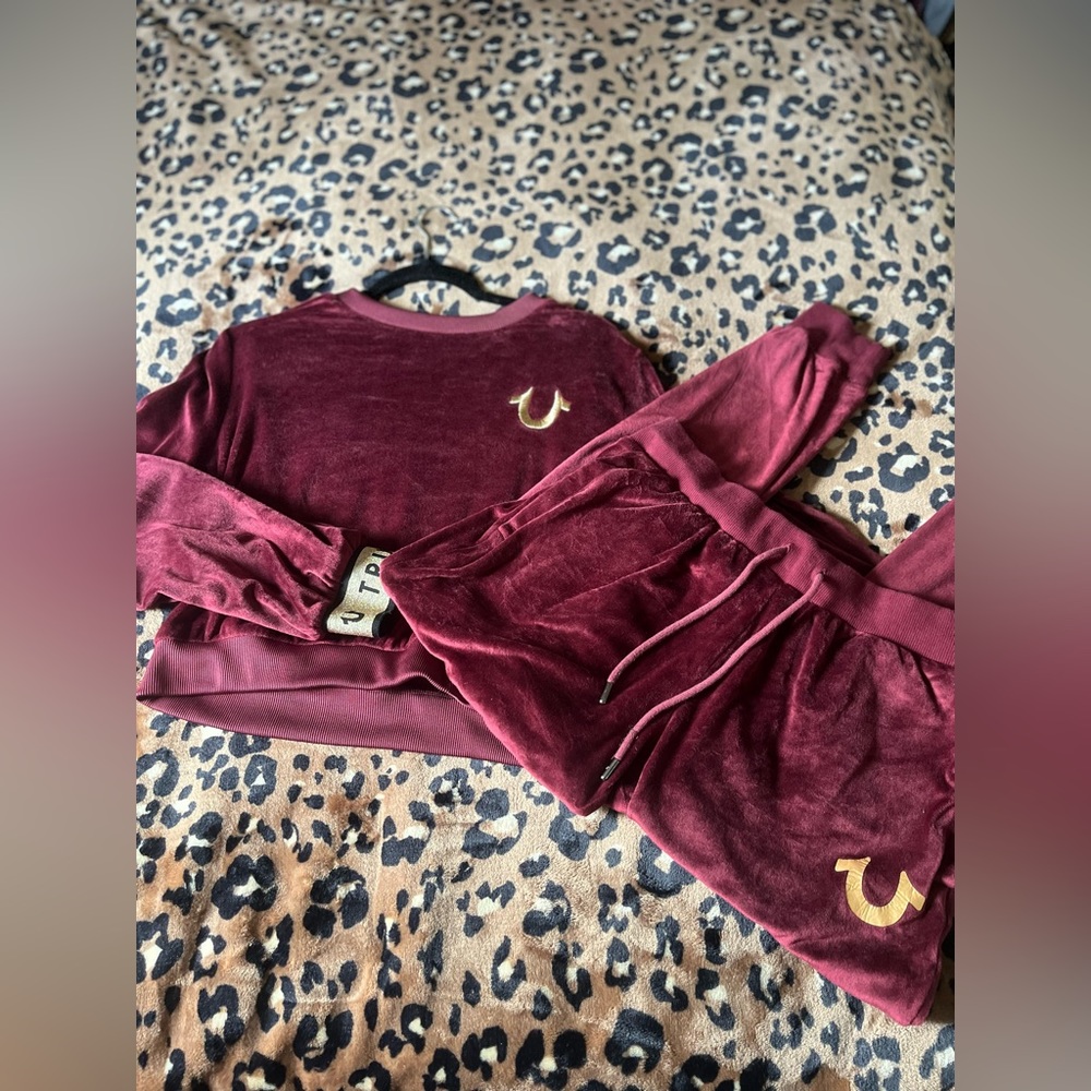 TRUE RELIGION VELOUR SET